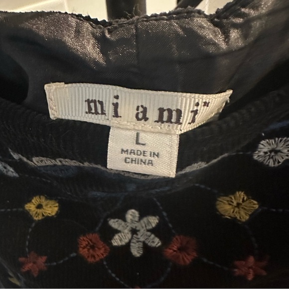 Black embroidered mini skirt - Picture 5 of 8